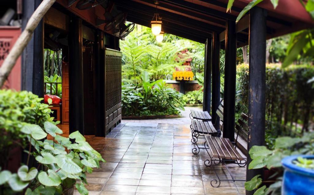 The Heritage Silom Hotel Bangkok Exterior foto