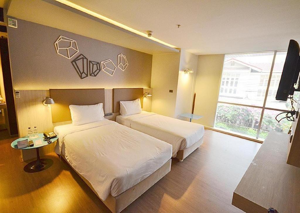The Heritage Silom Hotel Bangkok Exterior foto