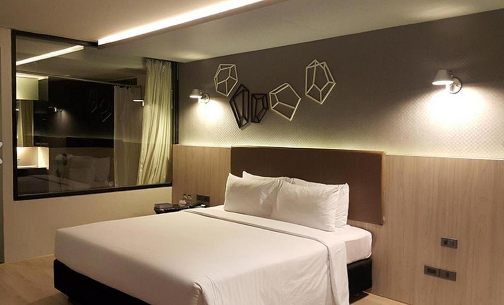 The Heritage Silom Hotel Bangkok Exterior foto