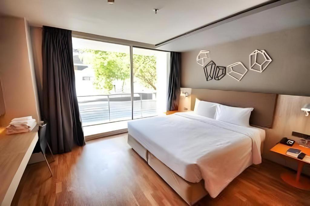 The Heritage Silom Hotel Bangkok Exterior foto