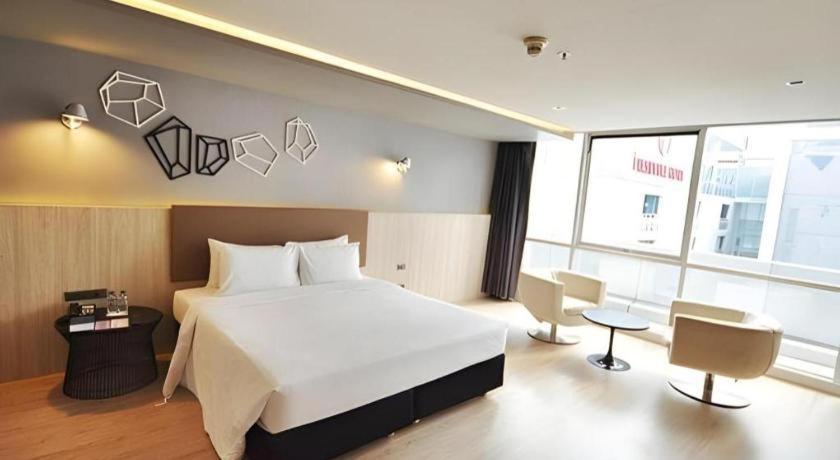 The Heritage Silom Hotel Bangkok Exterior foto